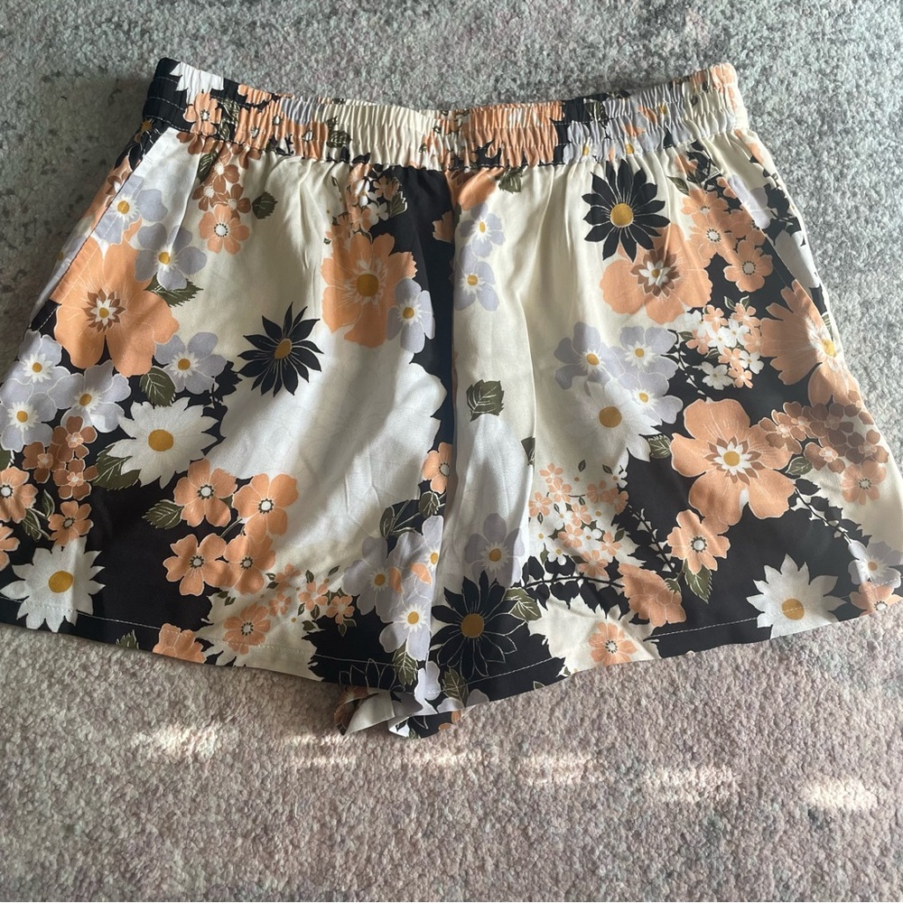 Volcom shorts